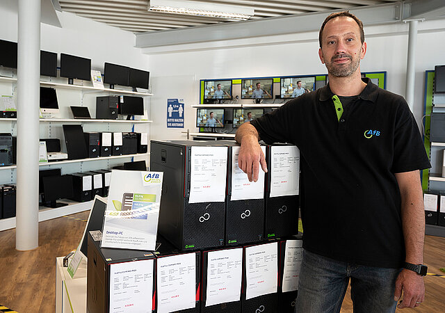 AfB Shop in Ettlingen / zur Wiedervermarktung bereitgestellte IT Komponenten / PC / Notebooks/ Monitore/ Telefonie / Printer 